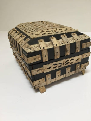 Anglo-Indian Vizagapatam Bombay Mughal Style Footed Box With Bone Overlay
