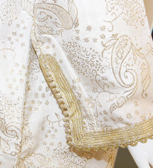 Elegant Moroccan White Caftan with Gold Metallic Floral Brocade
