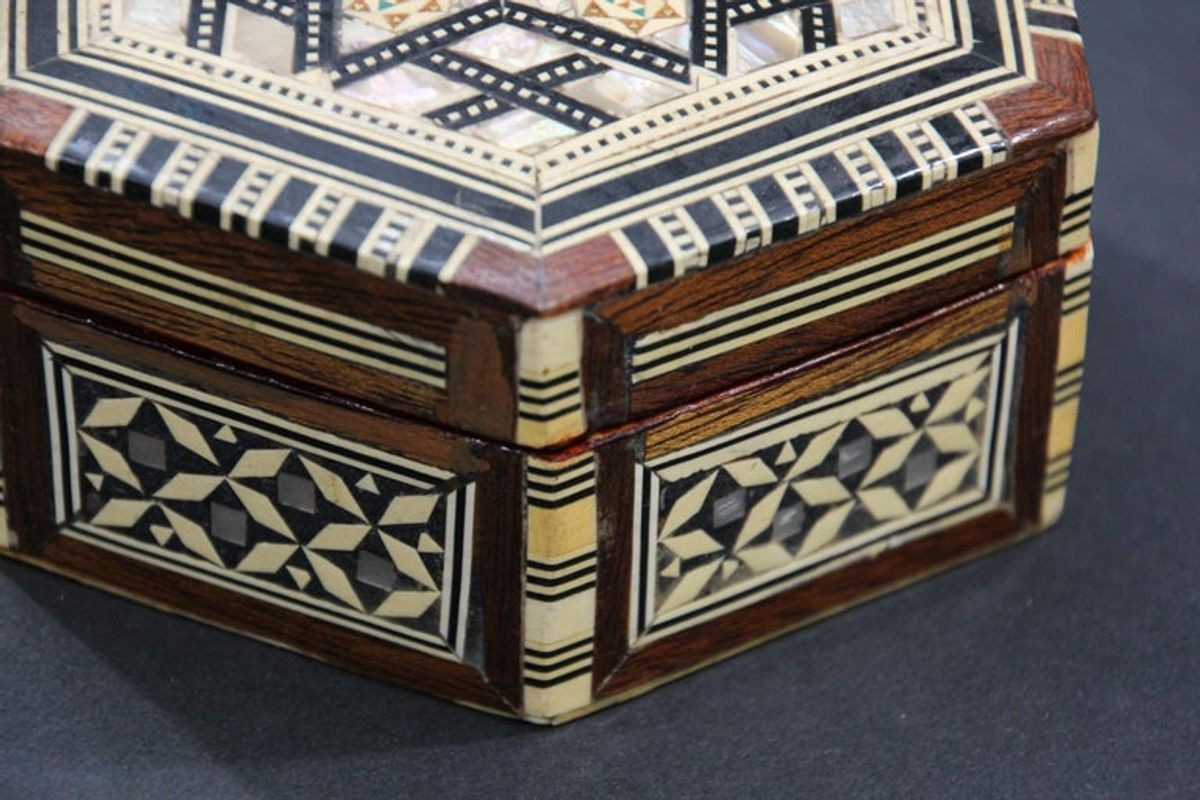 Handcrafted White Mosaic Marquetry Moorish Octagonal Box