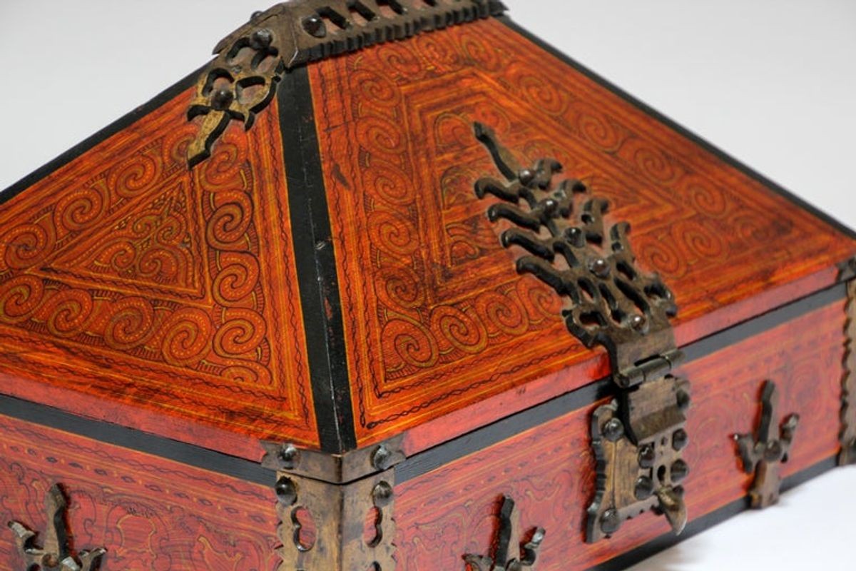 19th Century Indian Malabar Dowry Jewelry Box in Lacquered Teak with Handcrafted Brass from Kerala