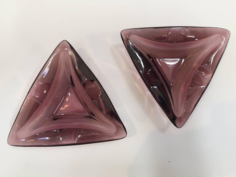 Vintage Moroccan Hazel Atlas Amethyst Triangle Pair of Ashtrays