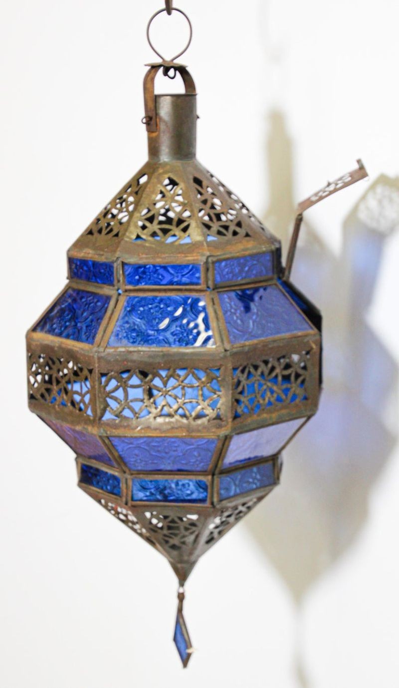 Blue moroccan lantern top