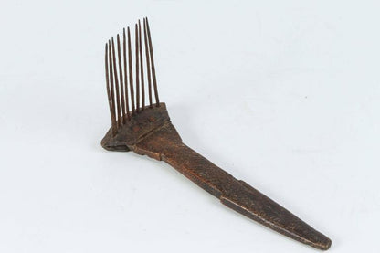 19th Century Hand-Carved Antique Berber Wool Comb from Morocco