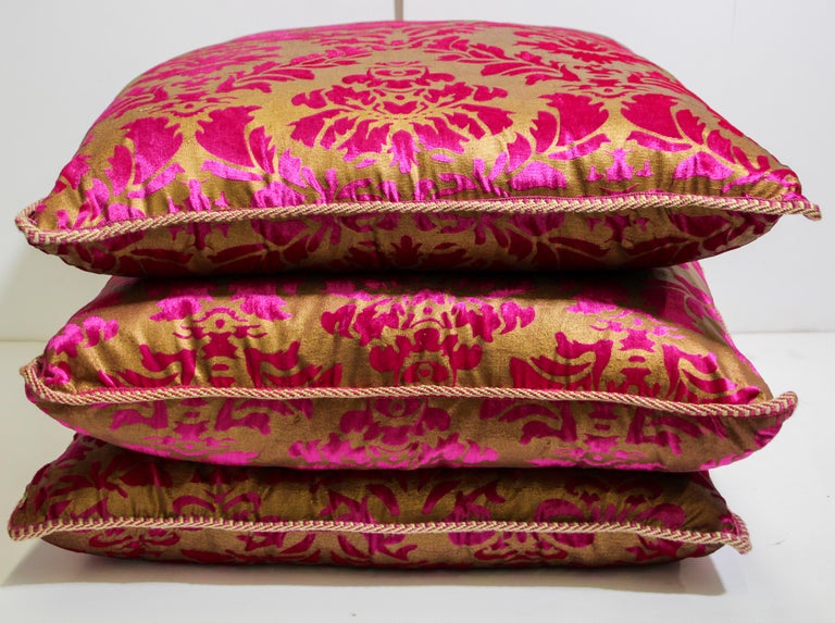 Gold floor deals cushion